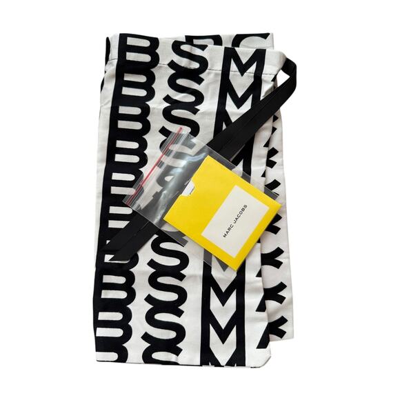 MARC JACOBS THE JACQUARD CROSSBODY TOTE BAG - Picture 9 of 9